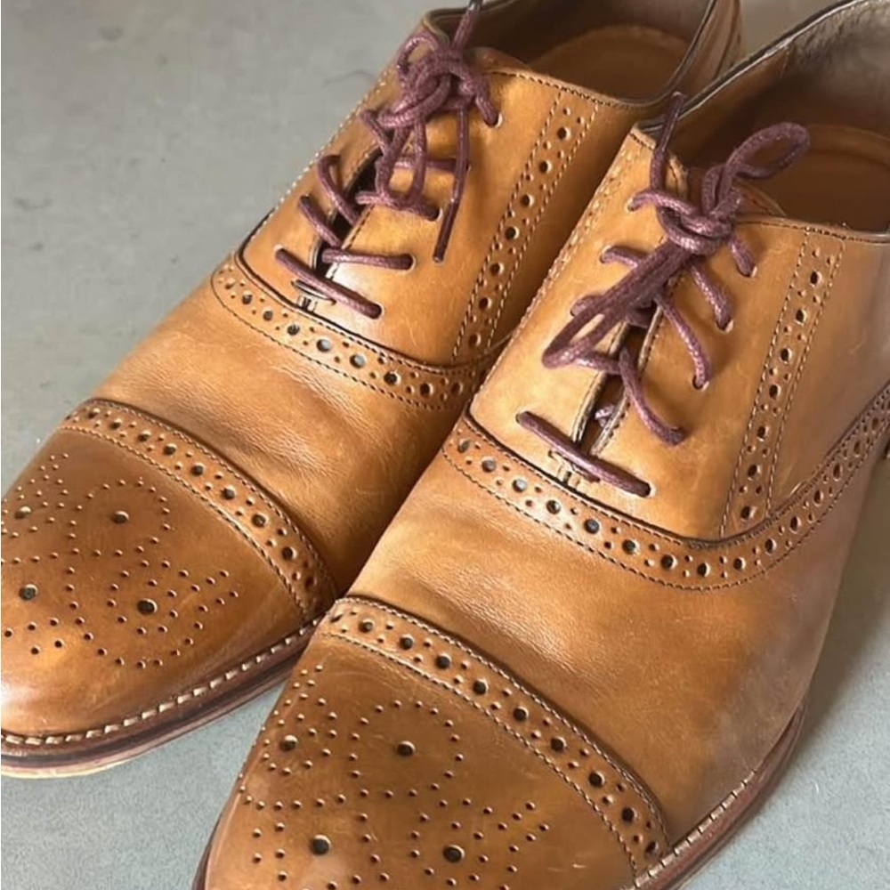 Johnston & Murphy Men’s Size 10 leather brown shoes (originally 200$)